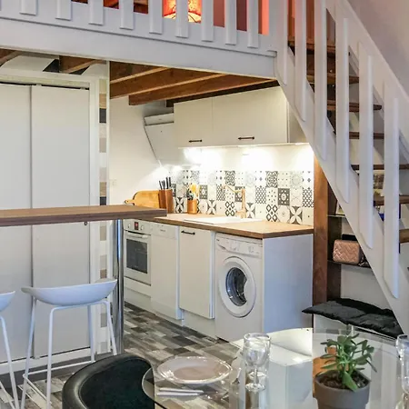 Apartment Maison 4 *