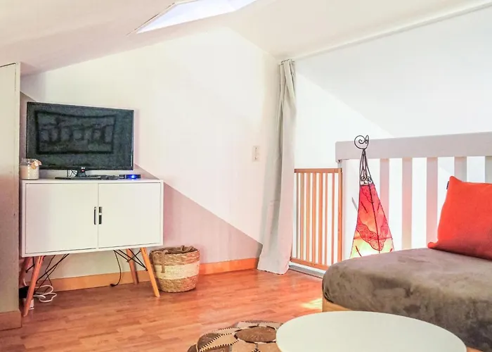 Apartment Maison 4 *